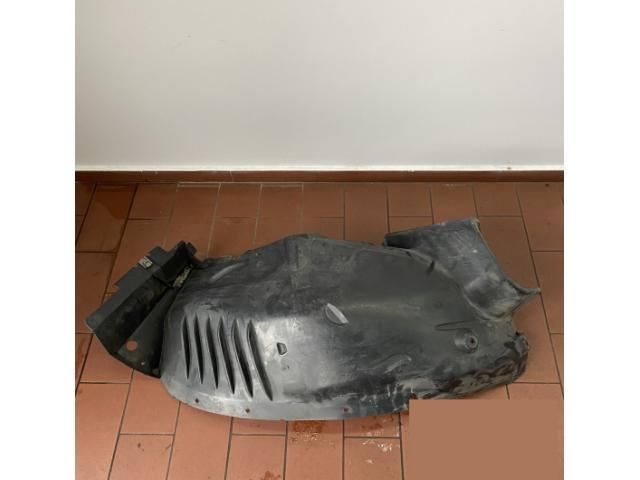 bontott MERCEDES-BENZ C-CLASS Bal első Dobbetét (Kerékjárati, Műanyag)