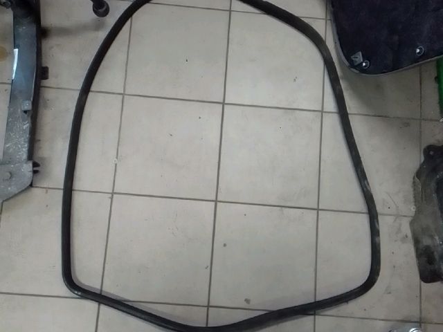 bontott MERCEDES-BENZ C-CLASS Bal első Gumikéder