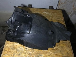 bontott MERCEDES-BENZ C-CLASS Bal első Hátsó Dobbetét (Kerékjárati, Műanyag)