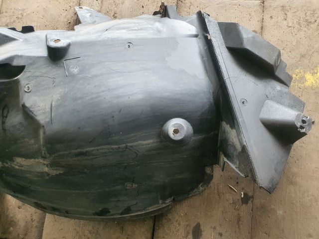 bontott MERCEDES-BENZ C-CLASS Bal első Hátsó Dobbetét (Kerékjárati, Műanyag)