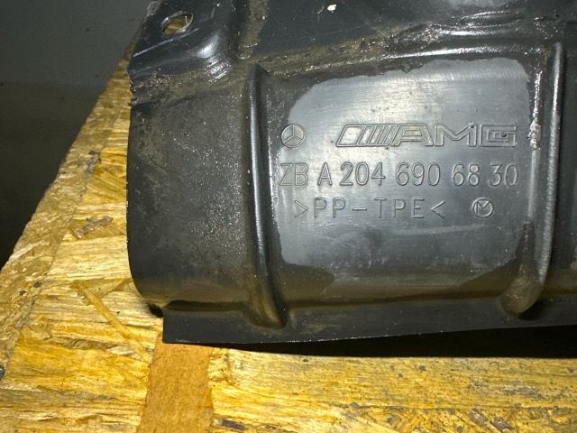 bontott MERCEDES-BENZ C-CLASS Bal első Hátsó Dobbetét (Kerékjárati, Műanyag)