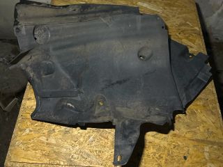 bontott MERCEDES-BENZ C-CLASS Bal első Hátsó Dobbetét (Kerékjárati, Műanyag)