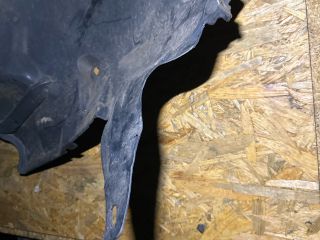 bontott MERCEDES-BENZ C-CLASS Bal első Hátsó Dobbetét (Kerékjárati, Műanyag)