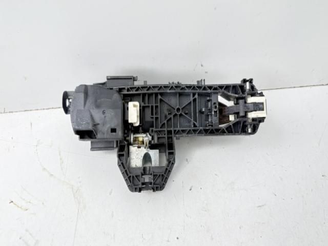 bontott MERCEDES-BENZ C-CLASS Bal első Külső Kilincsfészek