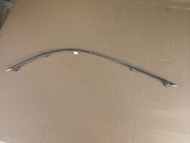 bontott MERCEDES-BENZ C-CLASS Bal első Lökhárító Díszléc