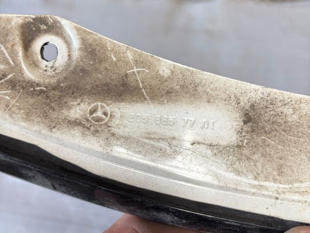 bontott MERCEDES-BENZ C-CLASS Bal első Lökhárító Díszléc