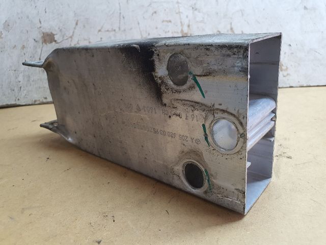 bontott MERCEDES-BENZ C-CLASS Bal első Lökhárító Merevítő Tartó (Fém)