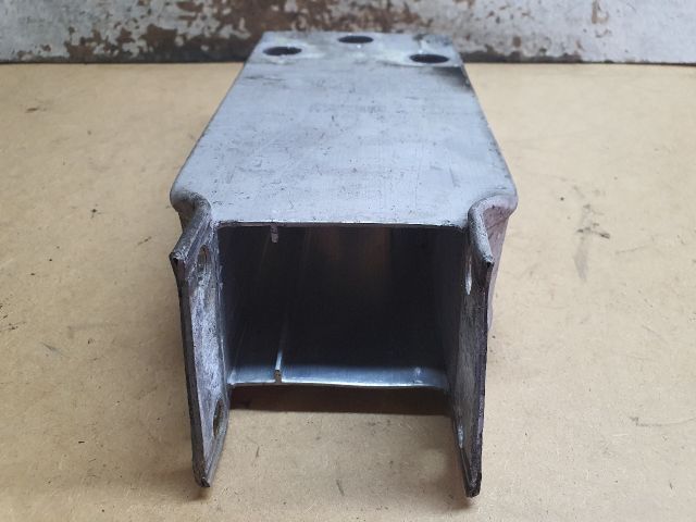 bontott MERCEDES-BENZ C-CLASS Bal első Lökhárító Merevítő Tartó (Fém)