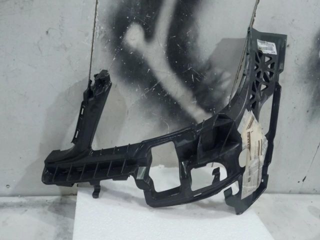 bontott MERCEDES-BENZ C-CLASS Bal első Lökhárító Tartó (Műanyag)