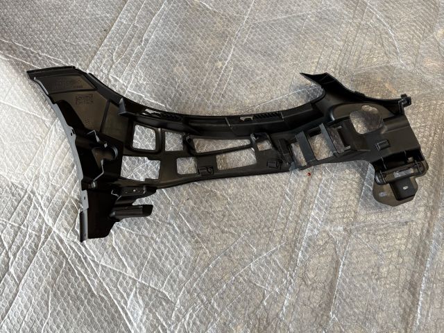 bontott MERCEDES-BENZ C-CLASS Bal első Lökhárító Tartó (Műanyag)