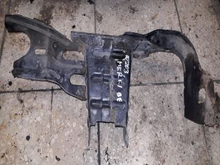 bontott MERCEDES-BENZ C-CLASS Bal első Lökhárító Tartó (Műanyag)