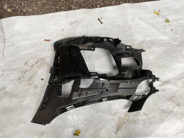 bontott MERCEDES-BENZ C-CLASS Bal első Lökhárító Tartó (Műanyag)