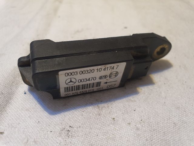 bontott MERCEDES-BENZ C-CLASS Bal első Oldal Ütközés Érzékelő