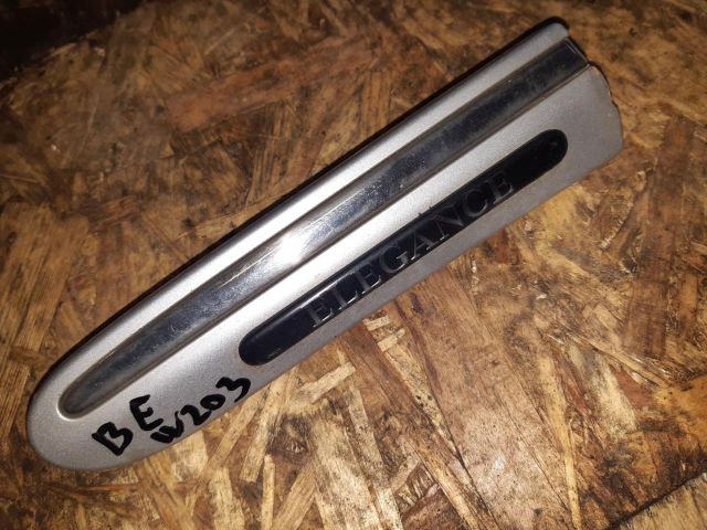 bontott MERCEDES-BENZ C-CLASS Bal első Sárvédő Díszléc