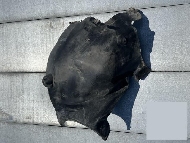 bontott MERCEDES-BENZ C-CLASS Bal első Sárvédő Gumi