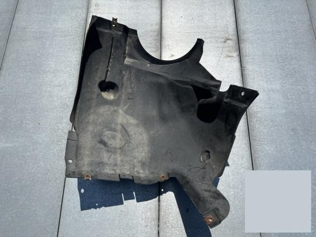 bontott MERCEDES-BENZ C-CLASS Bal első Sárvédő Gumi