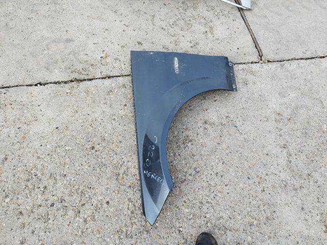 bontott MERCEDES-BENZ C-CLASS Bal első Sárvédő