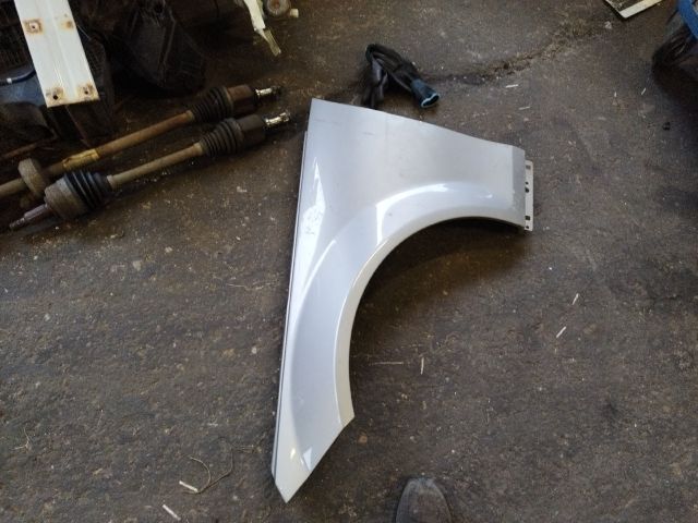 bontott MERCEDES-BENZ C-CLASS Bal első Sárvédő