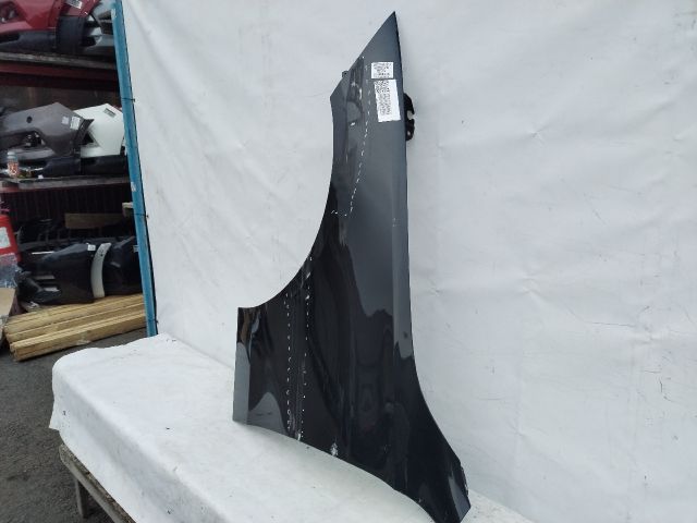 bontott MERCEDES-BENZ C-CLASS Bal első Sárvédő