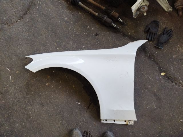 bontott MERCEDES-BENZ C-CLASS Bal első Sárvédő