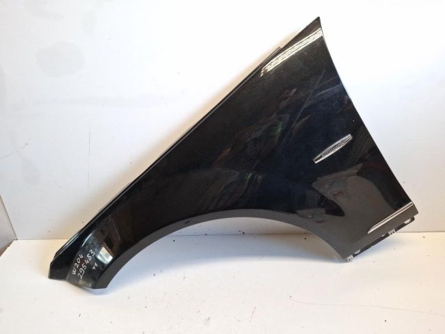 bontott MERCEDES-BENZ C-CLASS Bal első Sárvédő