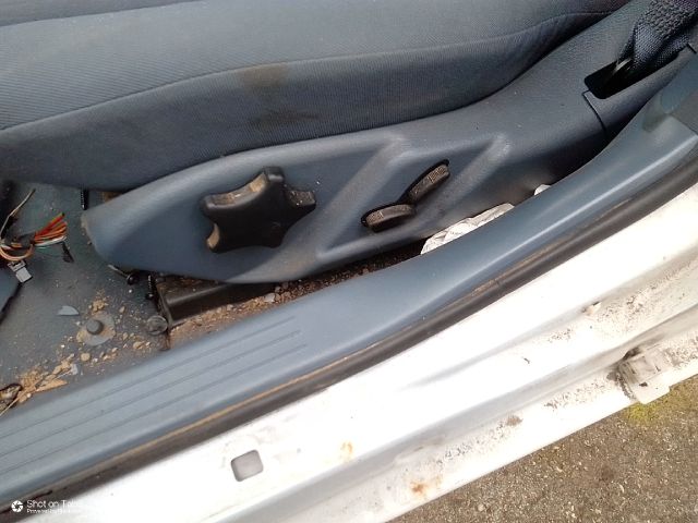 bontott MERCEDES-BENZ C-CLASS Bal első Ülés