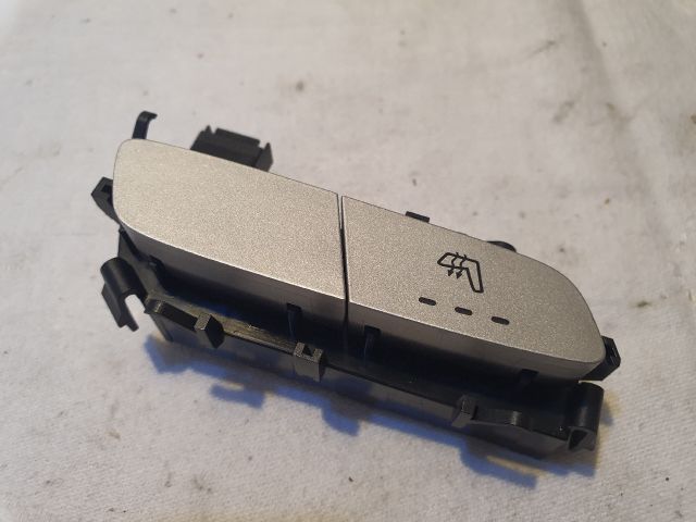 bontott MERCEDES-BENZ C-CLASS Bal első Ülésfűtés Kapcsoló