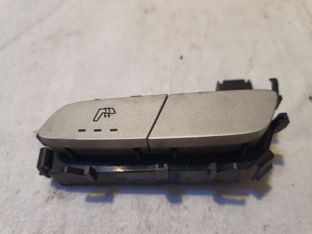 bontott MERCEDES-BENZ C-CLASS Bal első Ülésfűtés Kapcsoló