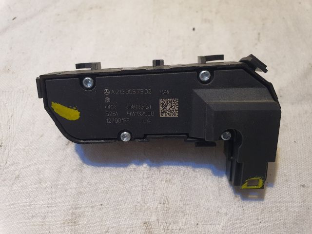 bontott MERCEDES-BENZ C-CLASS Bal első Ülésfűtés Kapcsoló