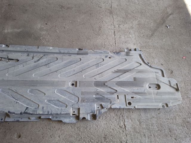 bontott MERCEDES-BENZ C-CLASS Bal Fenéklemez