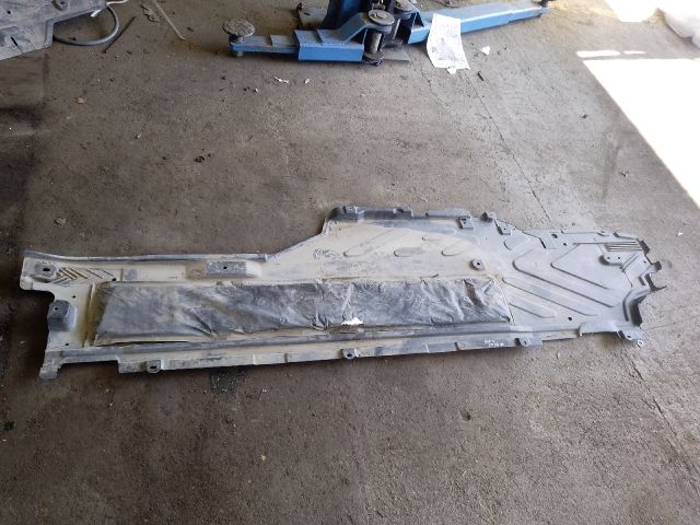 bontott MERCEDES-BENZ C-CLASS Bal Fenéklemez