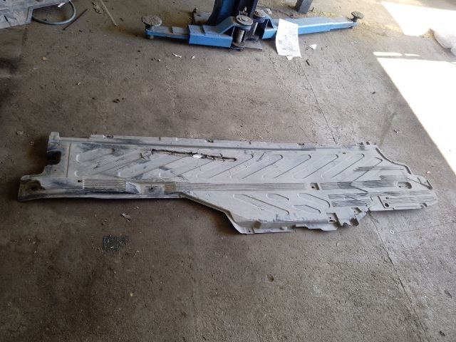 bontott MERCEDES-BENZ C-CLASS Bal Fenéklemez