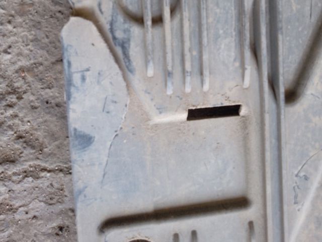 bontott MERCEDES-BENZ C-CLASS Bal Fenéklemez