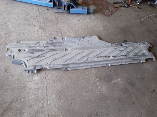 bontott MERCEDES-BENZ C-CLASS Bal Fenéklemez