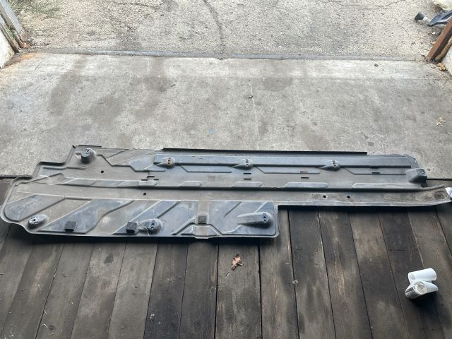 bontott MERCEDES-BENZ C-CLASS Bal Fenéklemez