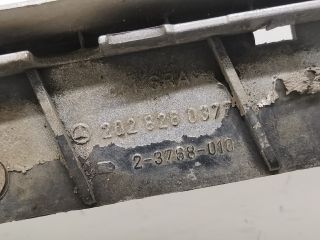 bontott MERCEDES-BENZ C-CLASS Bal Fényszóró Bajusz Díszléc