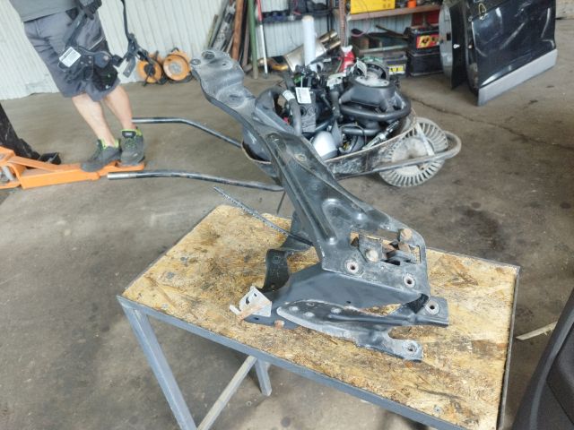 bontott MERCEDES-BENZ C-CLASS Bal Fényszóró Lámpakeret