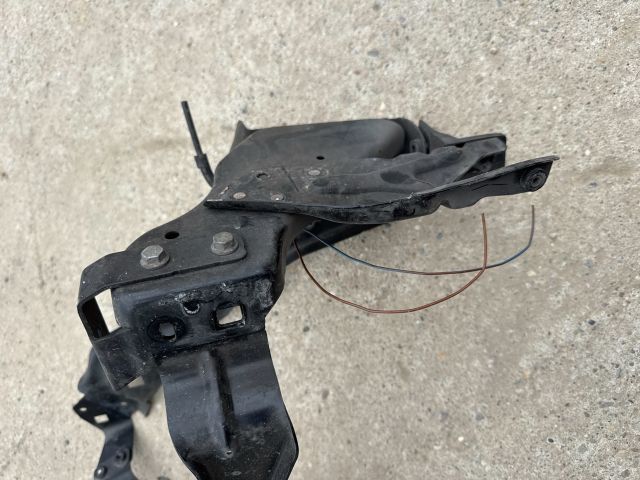 bontott MERCEDES-BENZ C-CLASS Bal Fényszóró Tartó