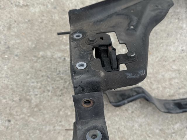 bontott MERCEDES-BENZ C-CLASS Bal Fényszóró Tartó