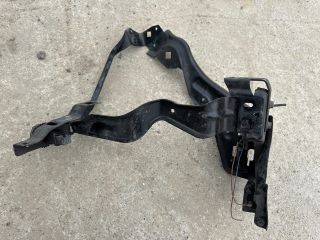 bontott MERCEDES-BENZ C-CLASS Bal Fényszóró Tartó