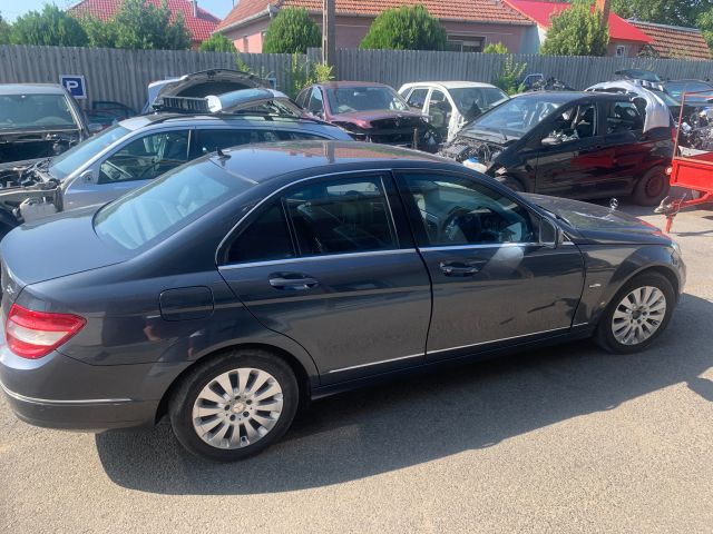 bontott MERCEDES-BENZ C-CLASS Bal Fényszóró Tartó