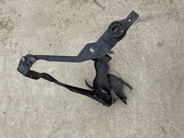 bontott MERCEDES-BENZ C-CLASS Bal Fényszóró Tartó