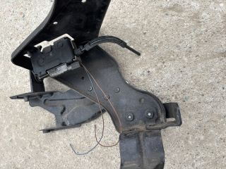 bontott MERCEDES-BENZ C-CLASS Bal Fényszóró Tartó