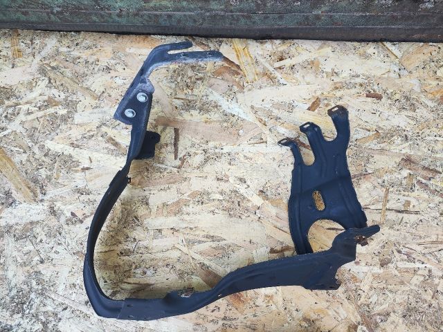 bontott MERCEDES-BENZ C-CLASS Bal Fényszóró Tartó