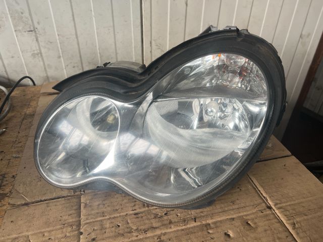 bontott MERCEDES-BENZ C-CLASS Bal Fényszóró