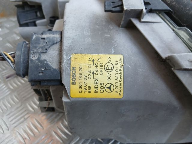 bontott MERCEDES-BENZ C-CLASS Bal Fényszóró