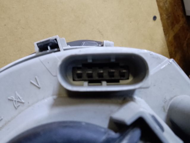 bontott MERCEDES-BENZ C-CLASS Bal Fényszóró