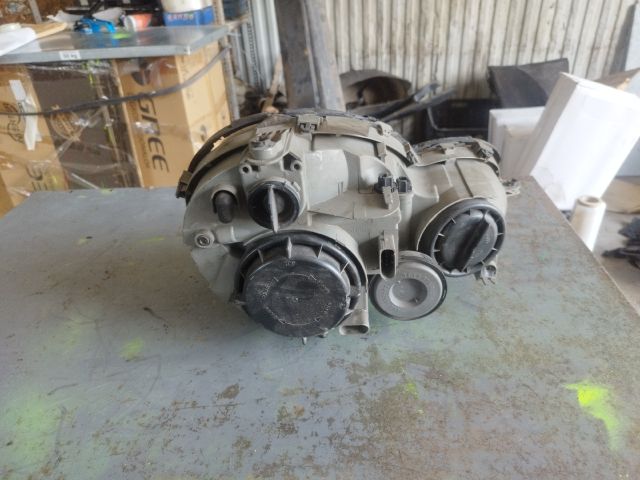 bontott MERCEDES-BENZ C-CLASS Bal Fényszóró