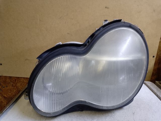 bontott MERCEDES-BENZ C-CLASS Bal Fényszóró