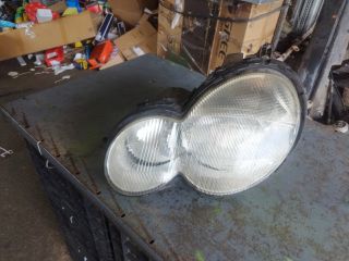 bontott MERCEDES-BENZ C-CLASS Bal Fényszóró